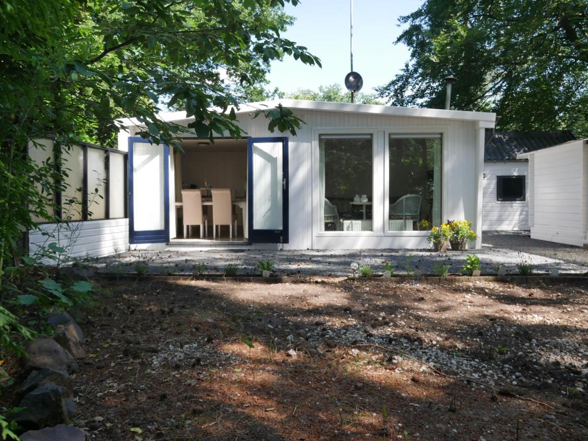 "Dennenhuisje" Op Bospark Ijsselheide Hattemerbroek Exterior foto